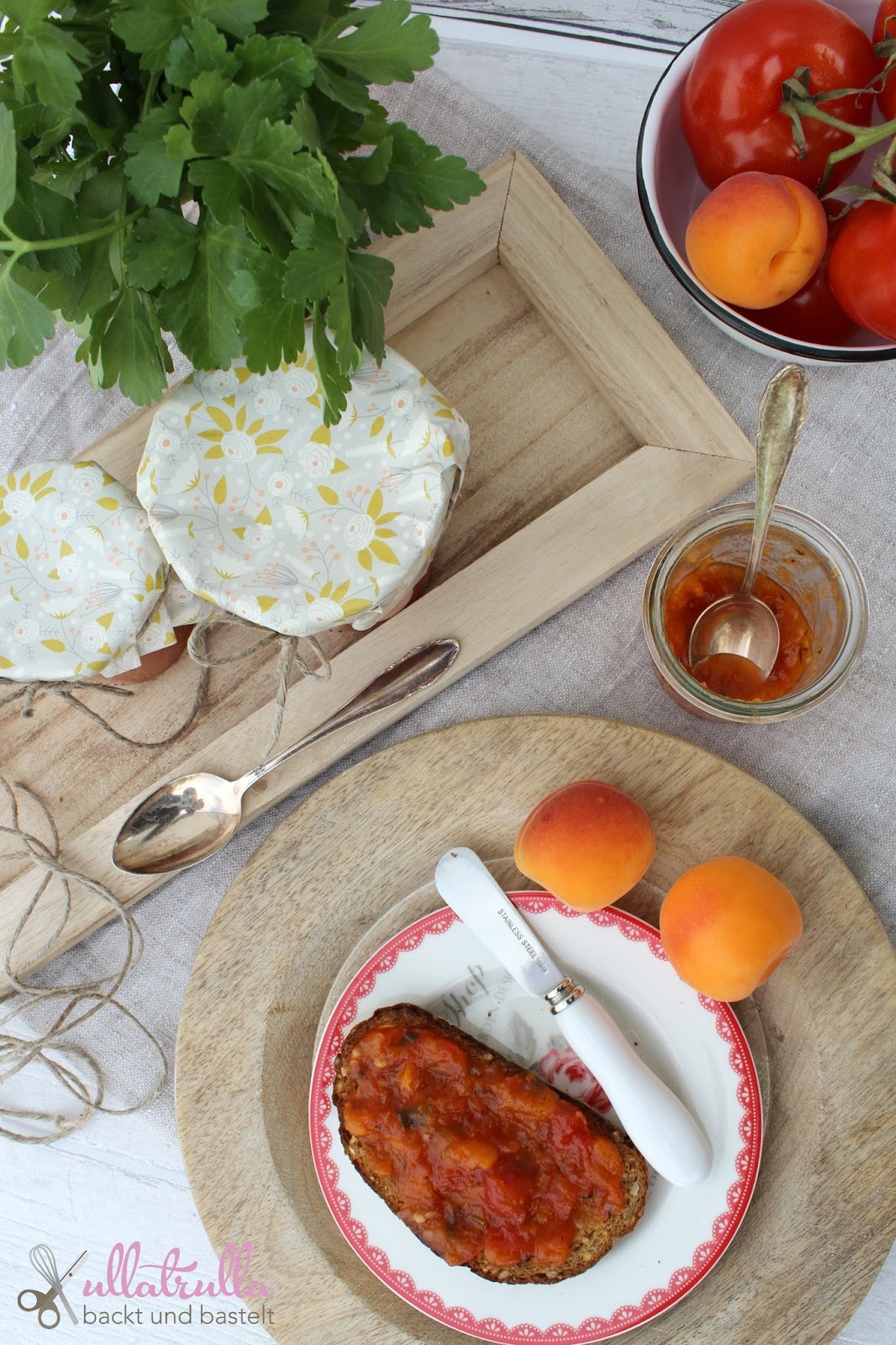 ullatrulla backt und bastelt: Tomaten-Chutney mit Aprikosen - das ...