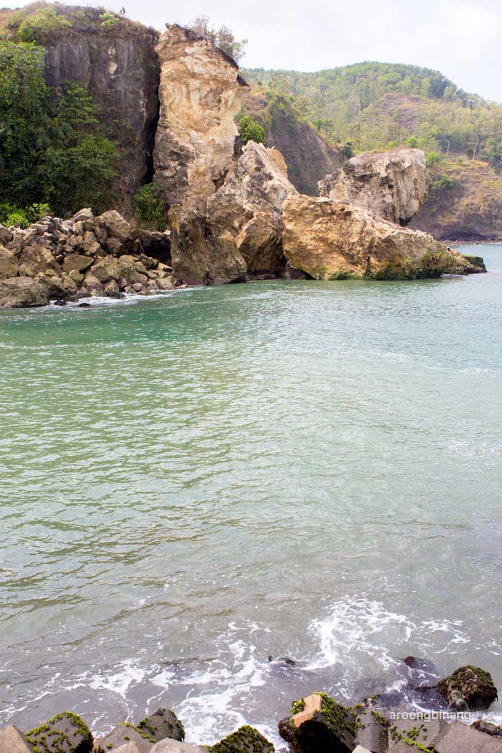 pantai logending kebumen