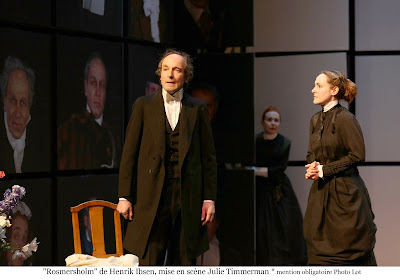 http://idiomecanictheatre.blogspot.fr/p/photos-rosmersholm.html