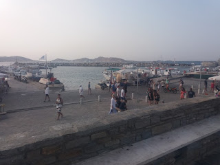 Διακοπές στην Πάρο Διακοπές στην Πάρο