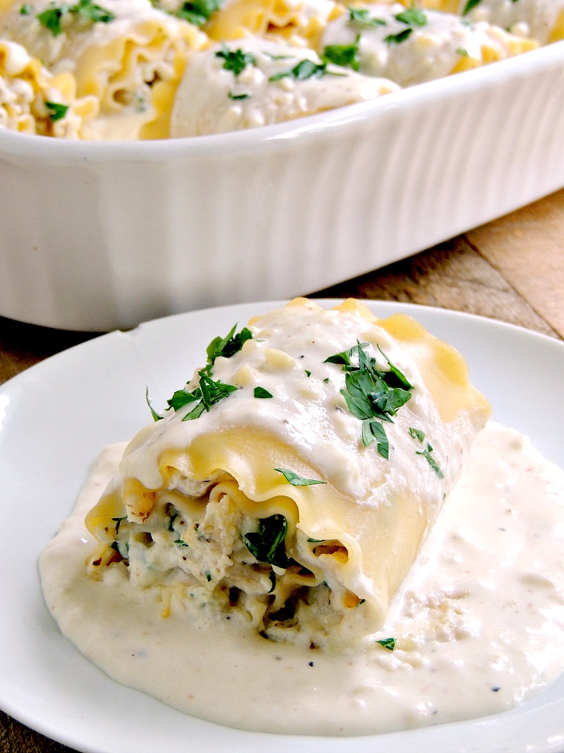 Chicken Alfredo Lasagna Rollups - combine two of your favorite dishes in one delicious package. From www.bobbiskozykitchen.com