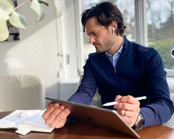 As a result of Covid-19, Princess Sofia and Prince Carl Philip are working from home at Villa Solbacken