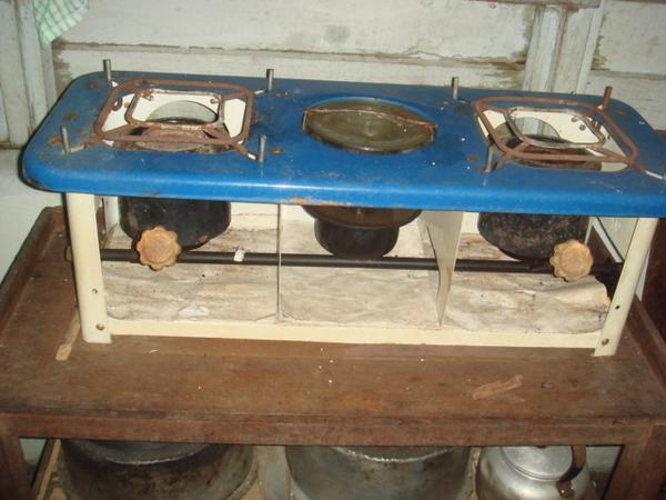The Iron Bridge Dapur Minyak Tanah Kayu Jenis 2 Tungku Yang Emak Pakai Dekad Awal 60 An Tetap Juga Jenama Kupu2 Erfly