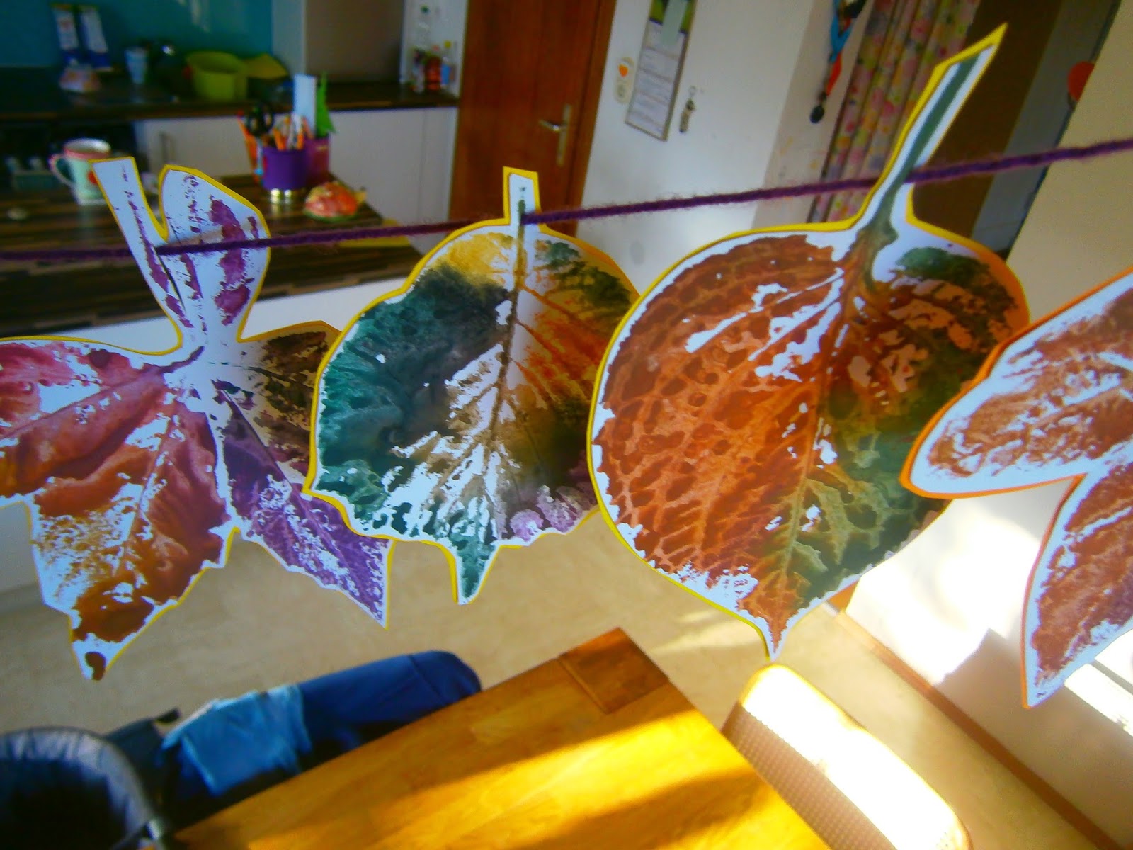 Unsre Kinder.... unser Leben : REGENBOGEN BLÄTTER GIRLANDE DIY zum