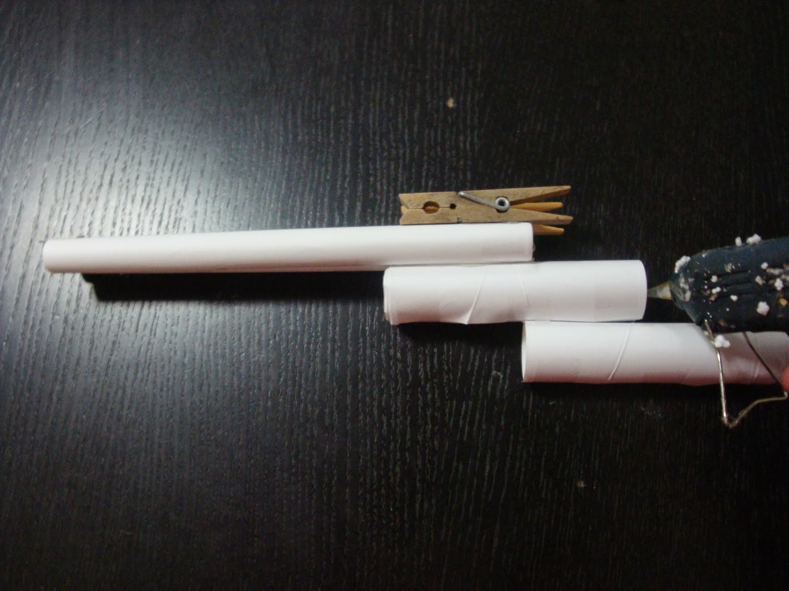 Projects and crafts for boys Making a rubber band gun out of paper