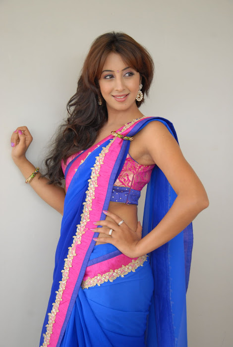 sanjana bare back in saree unseen pics