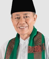 Profil & Biodata Embay Mulya Syarief Embay Mulya Syarief