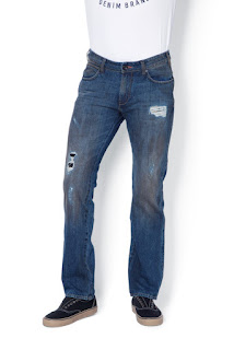 Move Free in Stretch Plus Denim by Wrangler this AW’17 Move Free in Stretch Plus Denim by Wrangler this AW’17