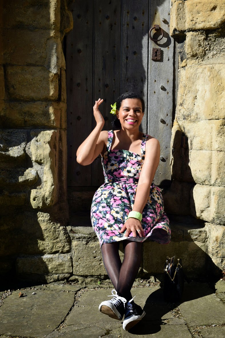 Fragments & Glimpses... The Dainty Dolls House