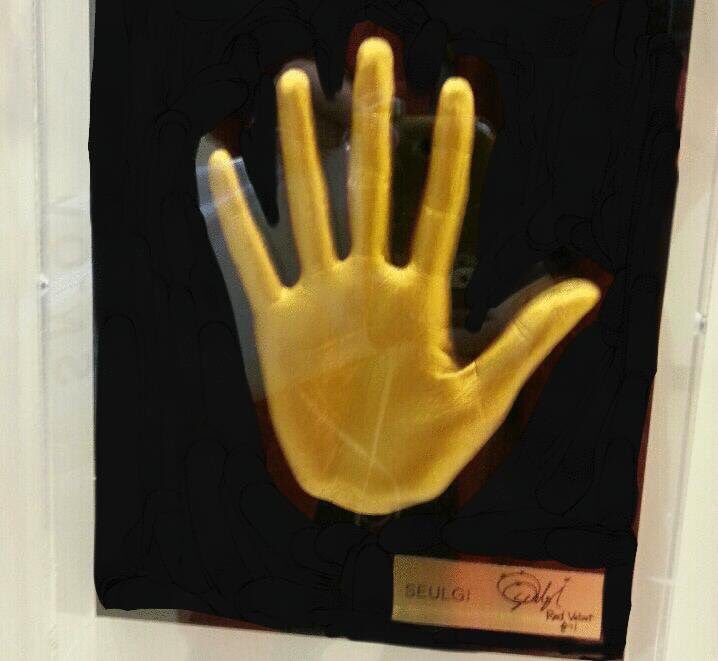 슬기의 고치지 못한 버릇 제지하는 아이린 (ft. 반전).gif | 인스티즈