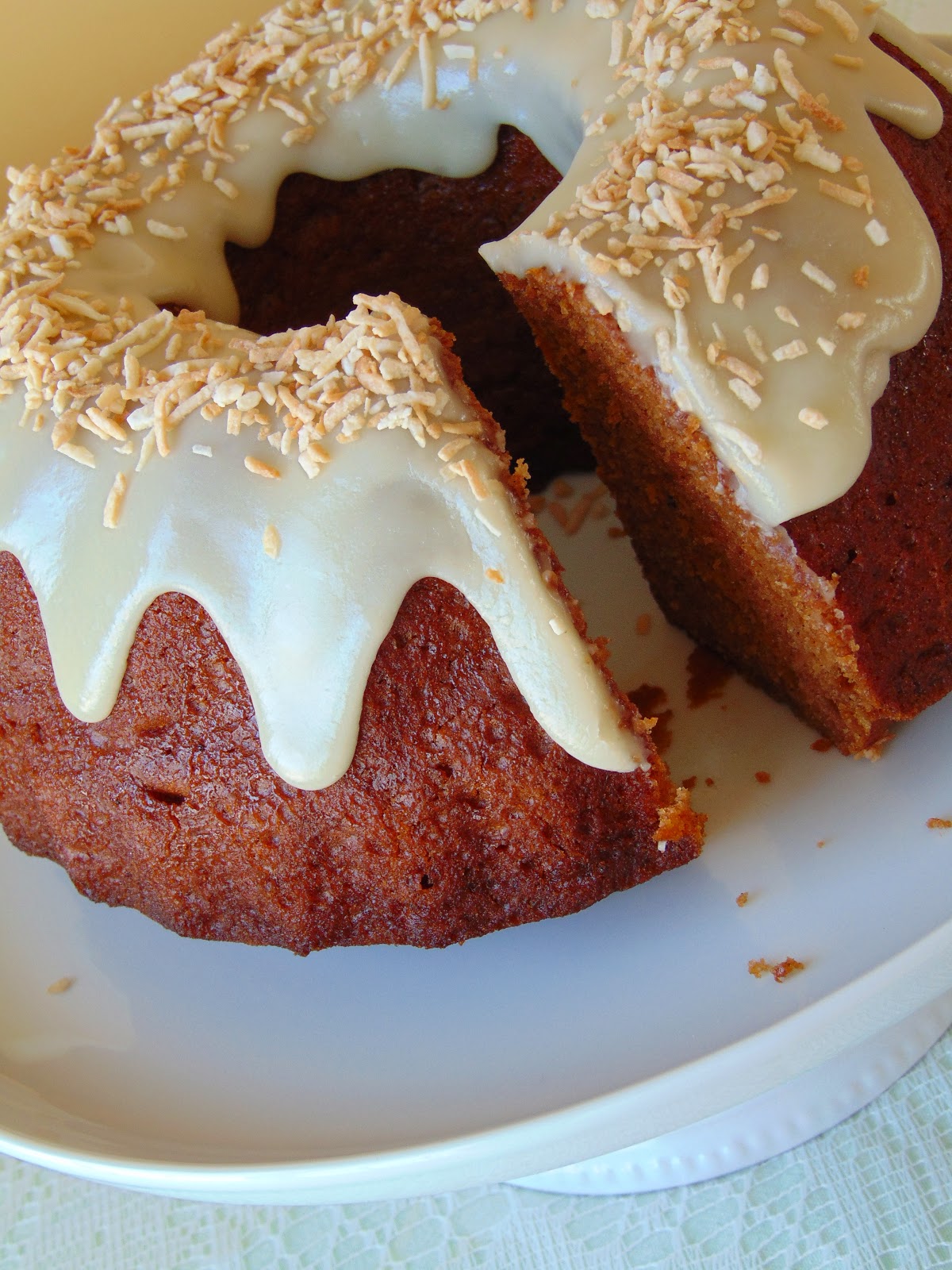 Tomato Soup Cake Easy, Vegan and Super Moist!