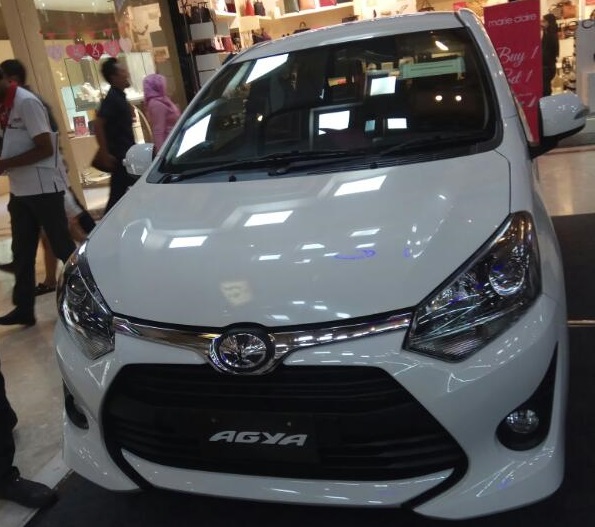 Paket Kredit Toyota Agya Surabaya new agya warna putih