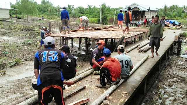 Warga Sungai Ayam Siapkan Panggung Malam Hiburan Bersama Satgas TMMD 1 WhatsApp%2BImage%2B2018 11 07%2Bat%2B15.52.34