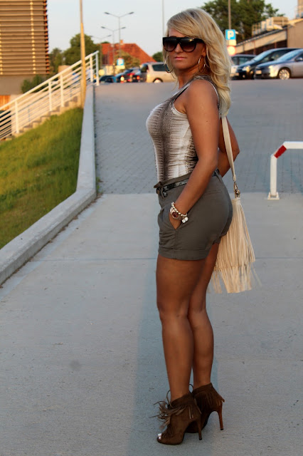 khaki8.jpg