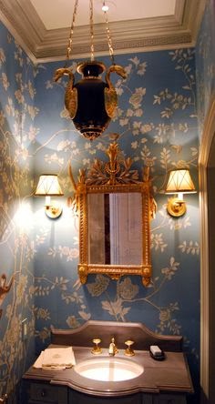 Eye For Design: Decorating Traditional, Old World Style Powder Rooms