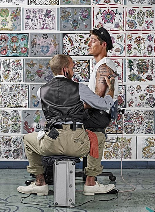 Un-Necessary: The Tattoo Artist, de Norman Rockwell