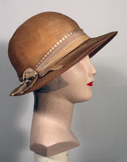 Past Perfect Vintage: A Bevy of Hats