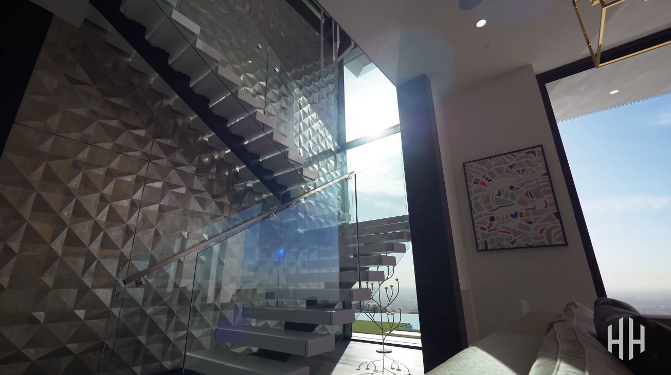 59 Photos vs. 1622 Viewmont Dr, Los Angeles vs. Luxury Mansion Interior Design Tour