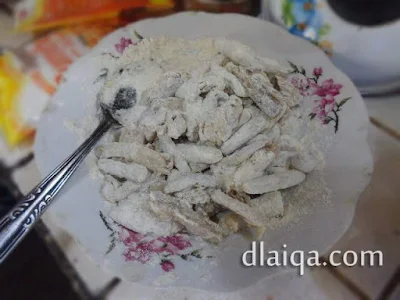 balur dan lapisi kulat dengan tepung bumbu