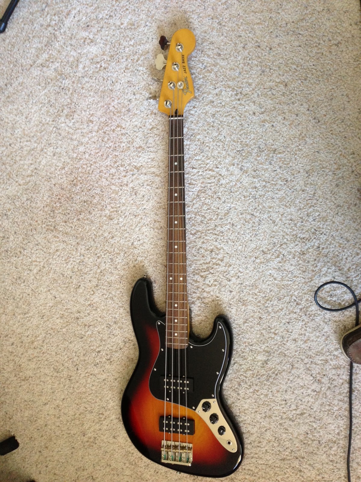 Saberpoint: My New Fender Jazz Bass!