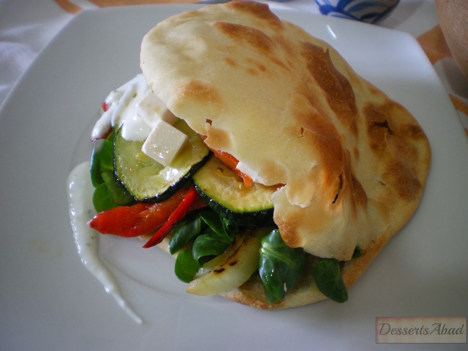 DessertsAbad Pita con verduras asadas, queso