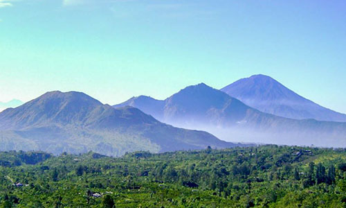 Pegunungan dan Gunung Berapi di Pulau Bali Indonesia