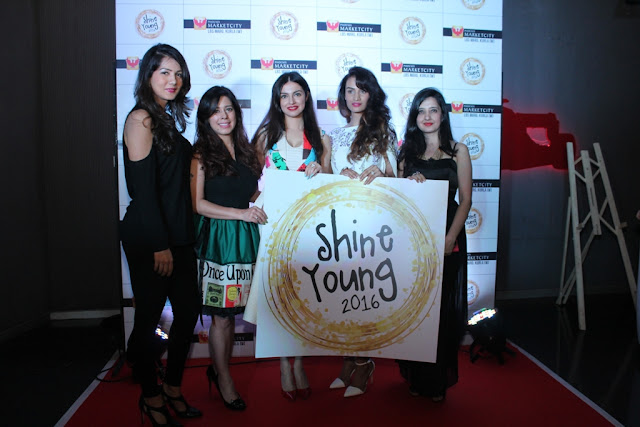 Gwen Athaide, Priya Kumar, Divya Khosla Kumar, Karishma Modi, Amy Billimoria at Shine Young Launch, Phoenix Marketcity, Kurla 1 Gwen Athaide, Priya Kumar, Divya Khosla Kumar, Karishma Modi, Amy Billimoria at Shine Young Launch, Phoenix Marketcity, Kurla 1