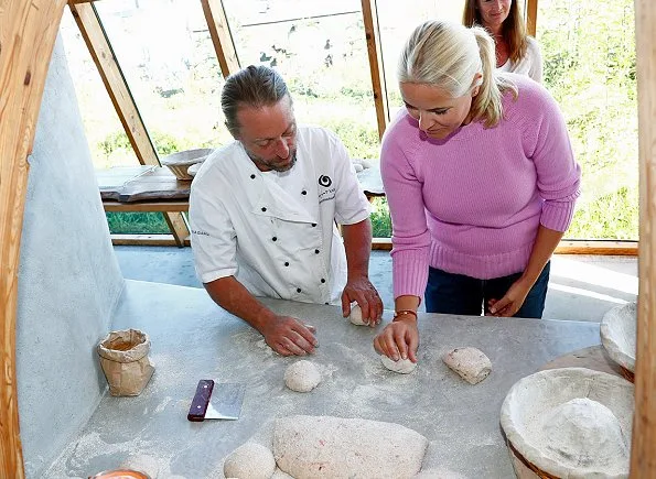 Crown Princess Mette Marit visited the City Farmer (Bybonden) at Losæter in Bjørvika