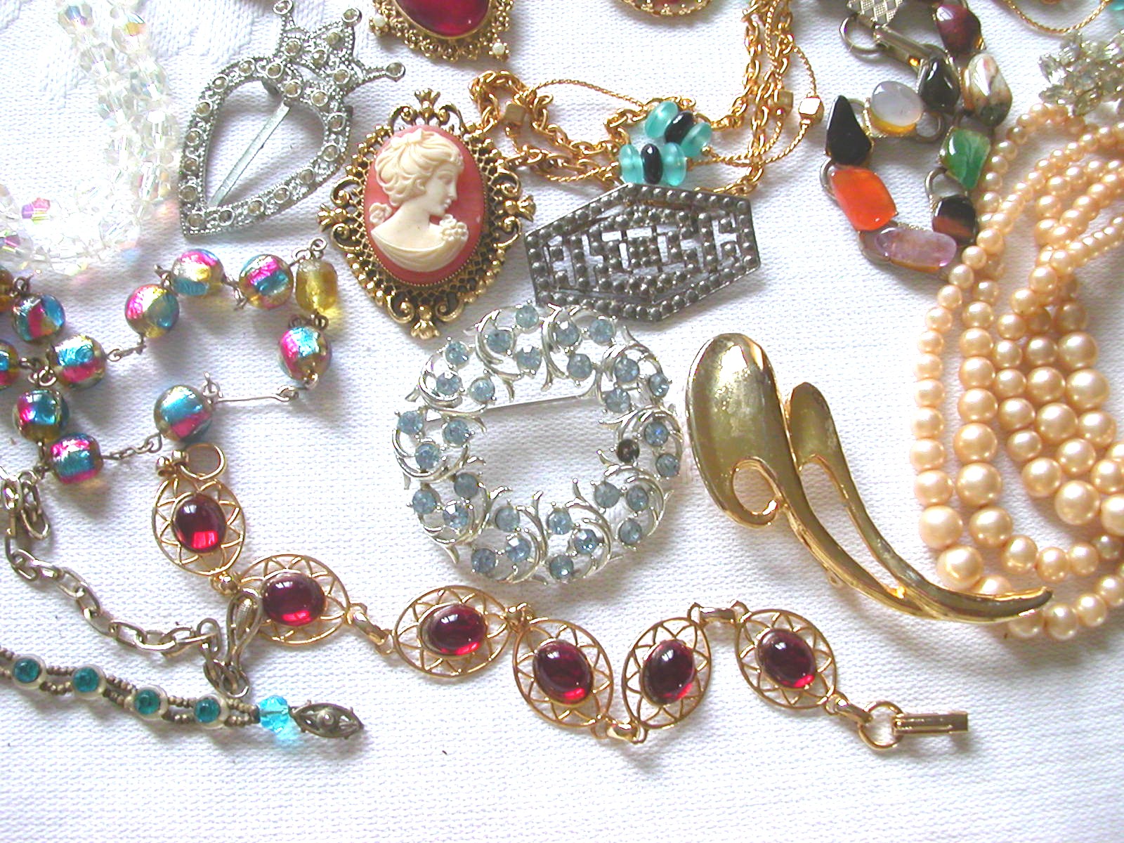 Vintage Fashion Jewelry 94