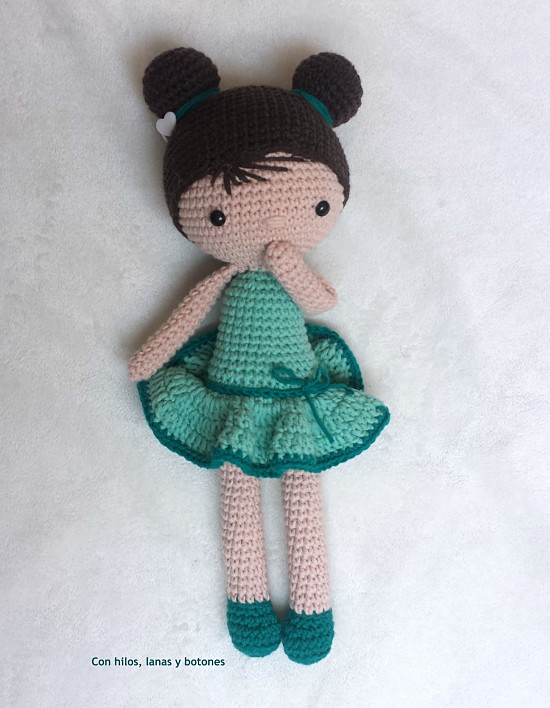 Con hilos, lanas y botones: Chloe amigurumi doll