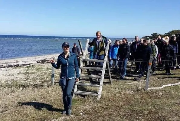 The eighth hiking of Crown Princess Victoria takes place in Gotland region today. Hall-Hangvar Nature Reserve which is 14 km and ends with Svarthäll