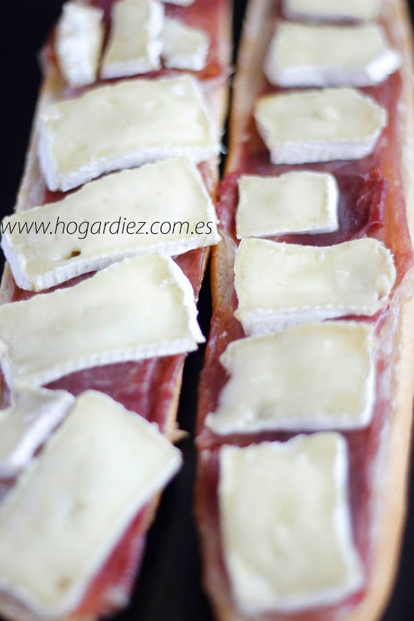 Tosta de jamón y queso brie