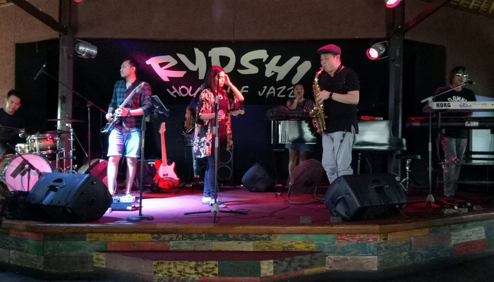 Vaha Band Rilis Single Perdana “Live My LIfe” di Kuta