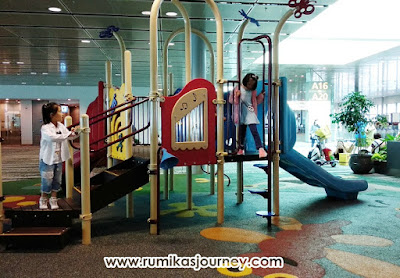 playground-anak-di-bandara-changi-singapura