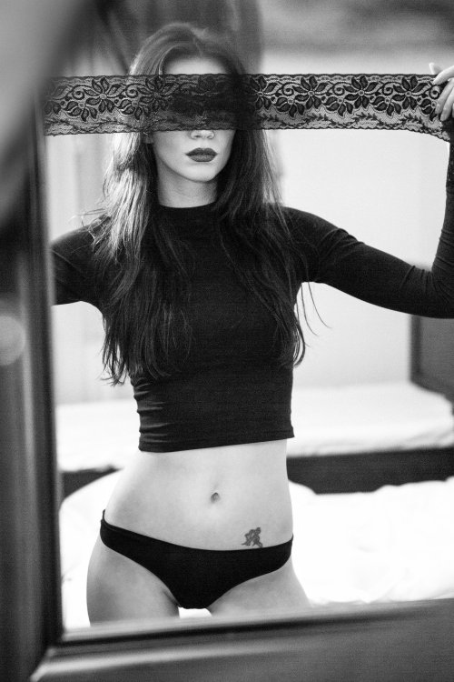As fotografias em preto e branco com belas e sensuais modelos de Bogdan Moldovan Bogdan Moldovan 500px arte fotografia mulheres modelos fashion beleza sensual preto e branco