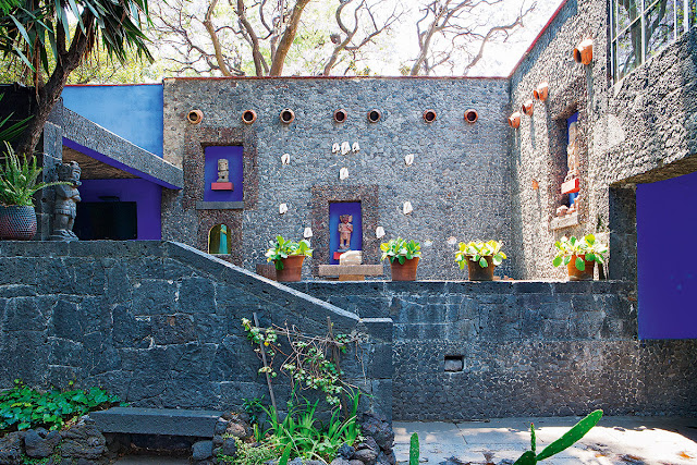 BoHo Home takes you to Frida Kahlo’s Casa Azul on her birthday - exterior 6 BoHoHome.com @bohosusan