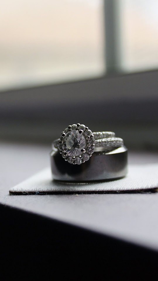   Diamond Ring On The Desk   Galaxy Note HD Wallpaper