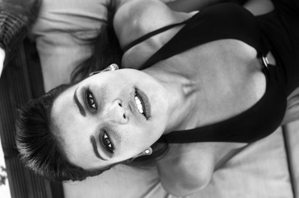 As lindas modelos nas fotografias fashion em preto e branco de Arti Frederic Arti Frederic 500px arte fotografia mulheres modelos francesas beleza sensuais preto e branco
