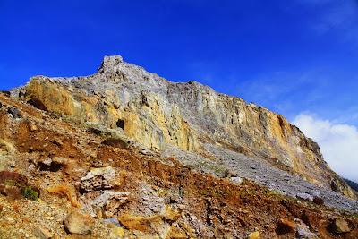 Pemandangan sekitar Gunung Papandayan sangat indah. Pemandangan sekitar Gunung Papandayan sangat indah.