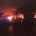 BARREIRAS: BOMBEIROS IMPEDIRAM QUE INCÊNDIO NA FEIRA LIVRE DO CENTRO SE ESPALHASSE POR OUTROS GALPÕES