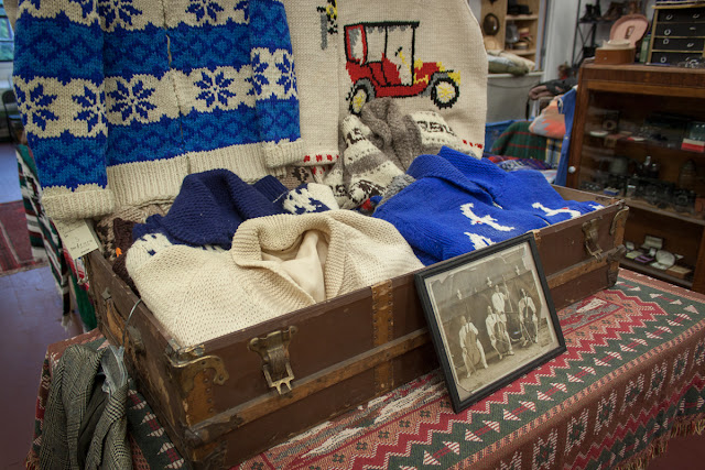 Briar Vintage Showcase Studio