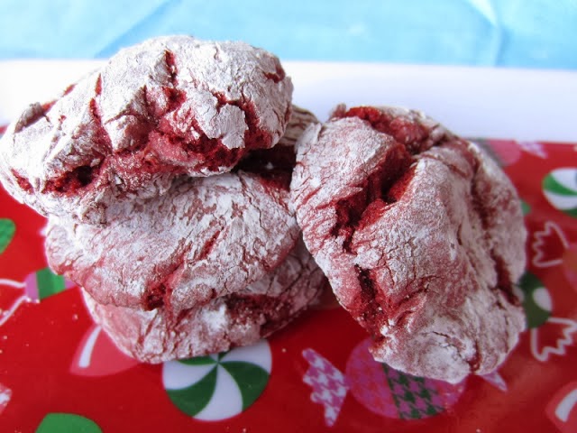 http://www.reneeskitchenadventures.com/2012/12/white-chocolate-chip-red-velvet-crinkles.html