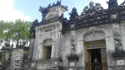 Tumba del emperador Khai Dinh Tumba del emperador Khai Dinh