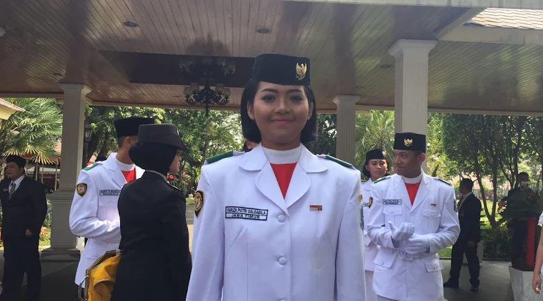 Pembawa baki paskibraka 2017