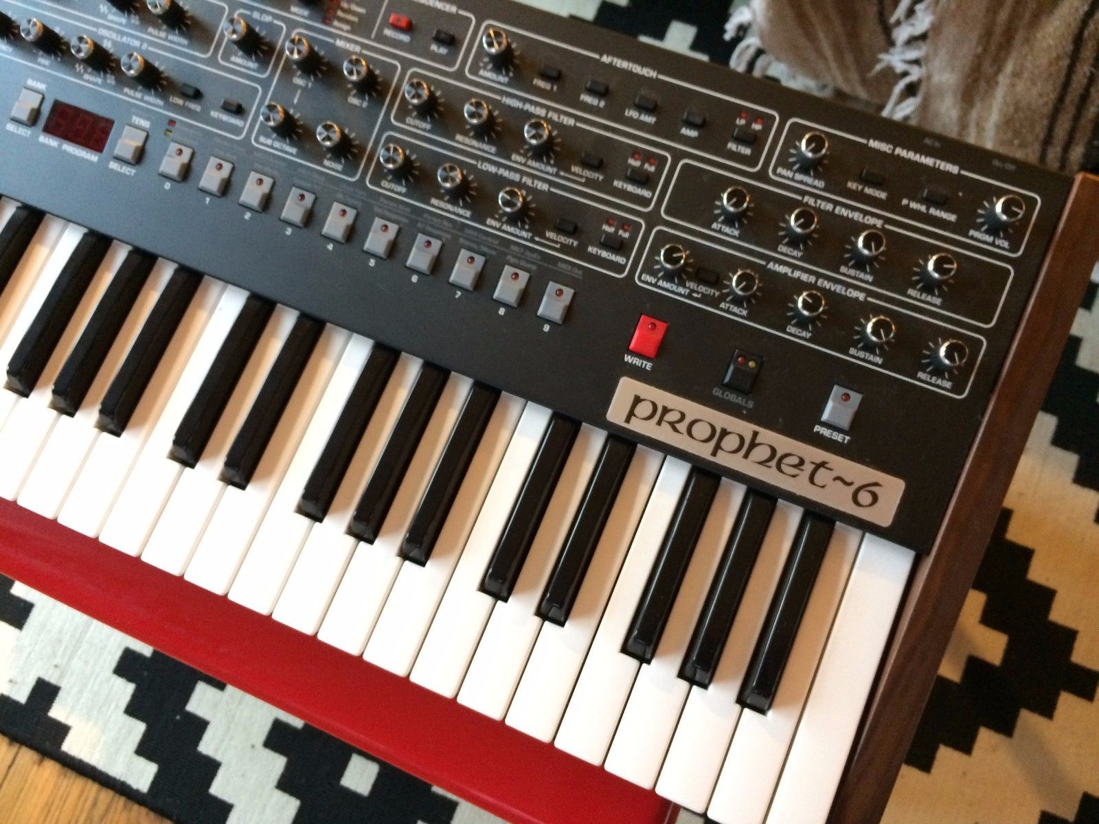 Yamaha xj synth. Jy - 500b синтезатор. Roland fantom x6. Behringer deepmind 6. Roland fantom x6.