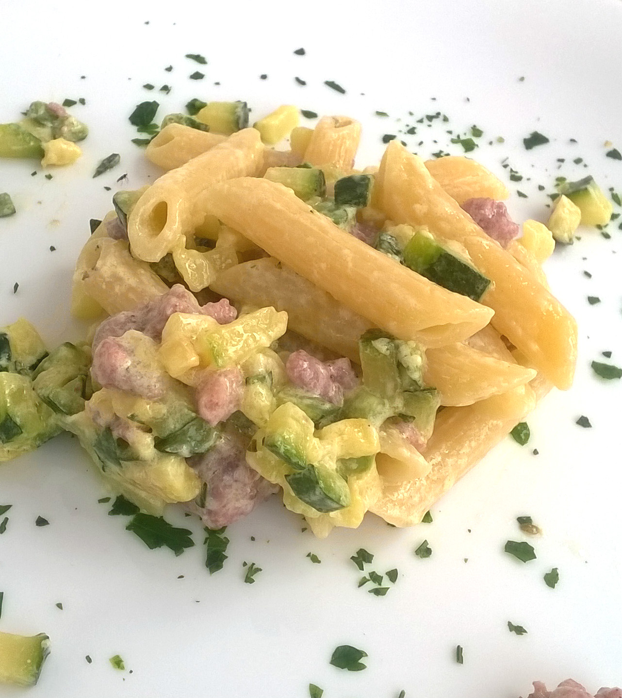 Pasta con zucchine, salsiccia e panna (primi)