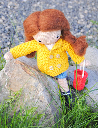 Crochet pattern amigurumi doll girl with bucket