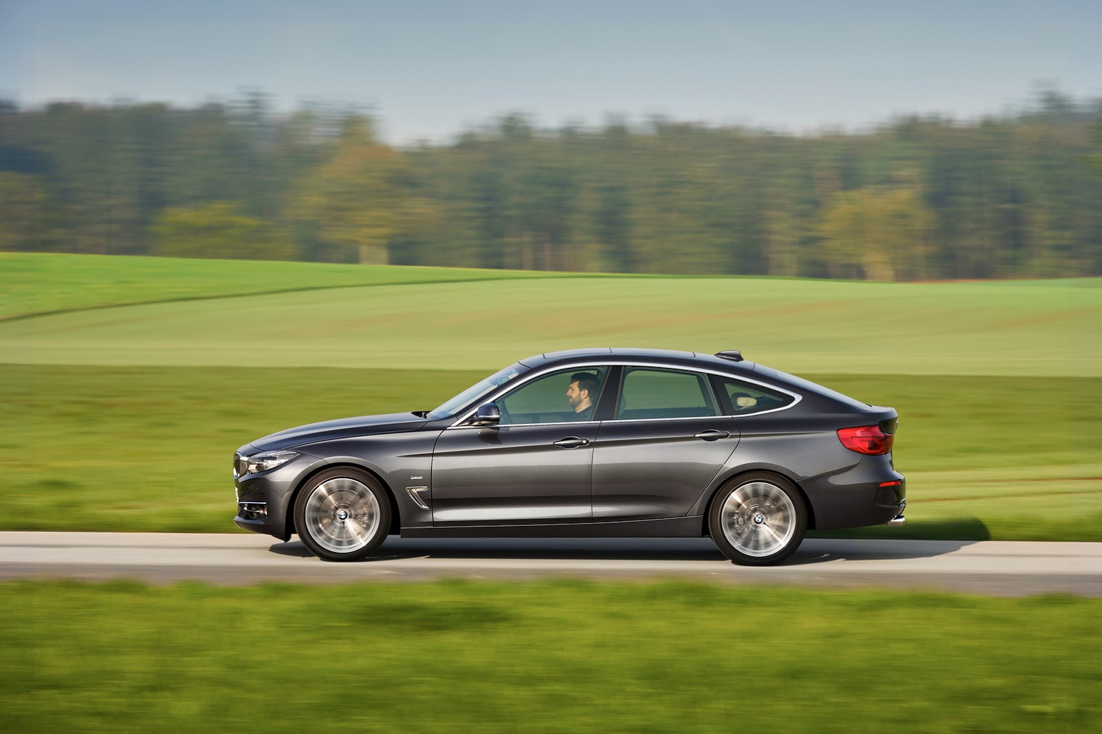 2017-BMW-3-Series-GT-7.jpg