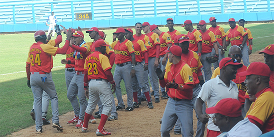 Una docena de ausencias con respecto a la nómina que conquistó el metal bronceado en la LVI Serie Nacional de Béisbol, presenta hasta la fecha el equipo Cocodrilos de Matanzas Una docena de ausencias con respecto a la nómina que conquistó el metal bronceado en la LVI Serie Nacional de Béisbol, presenta hasta la fecha el equipo Cocodrilos de Matanzas