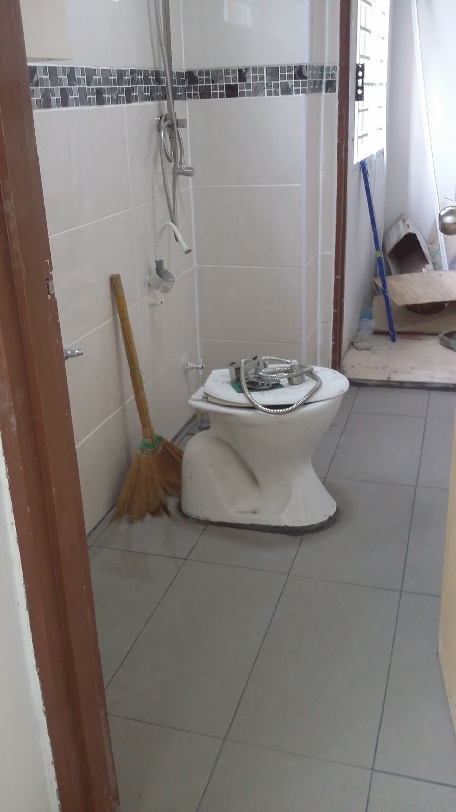 Projek No 1 Tandas Pasang Tiles Dan Tukar Accessories Impiana DIY